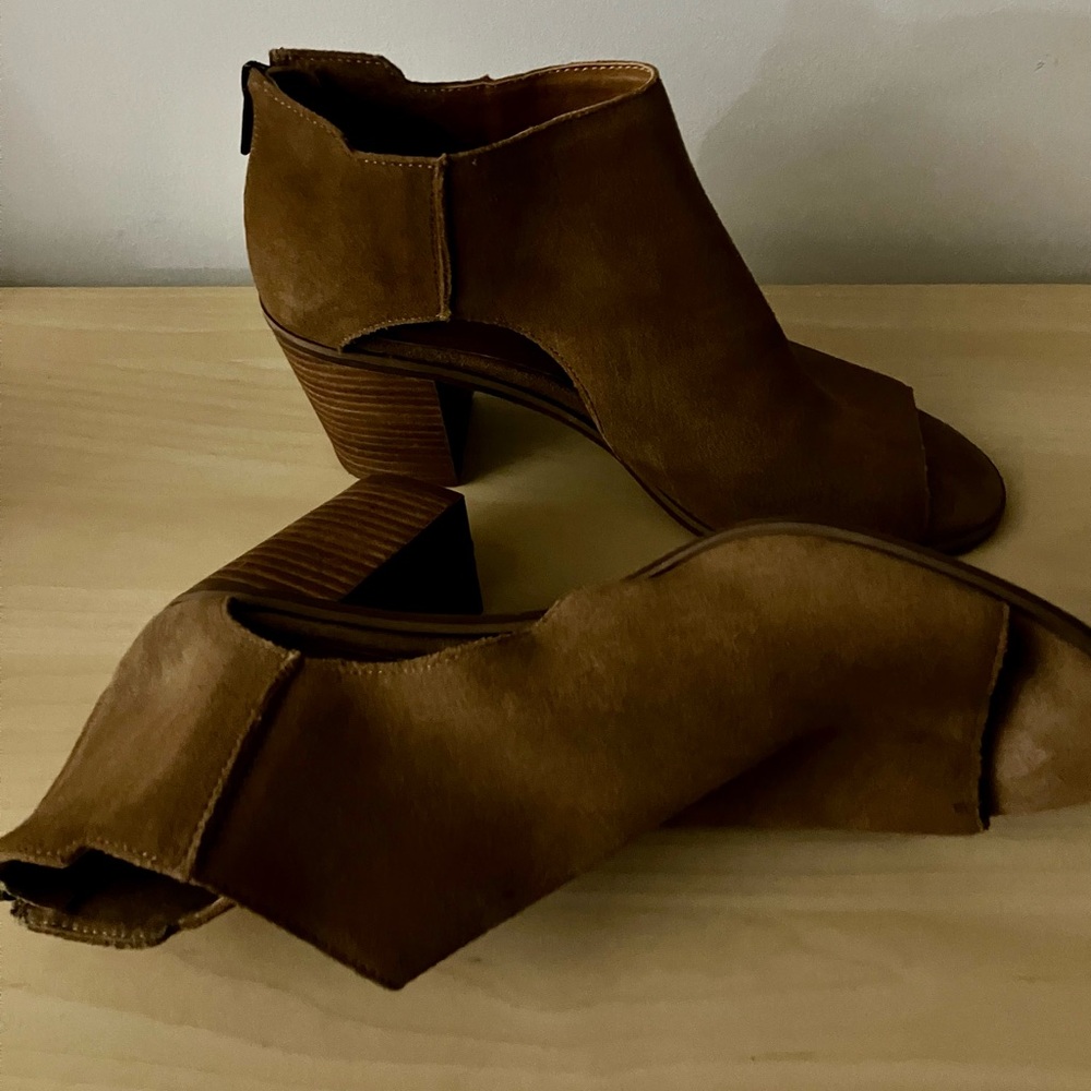 4/$20 Lucky Brand Tan Suede Keight Bootie 10 42 - Picture 6 of 8